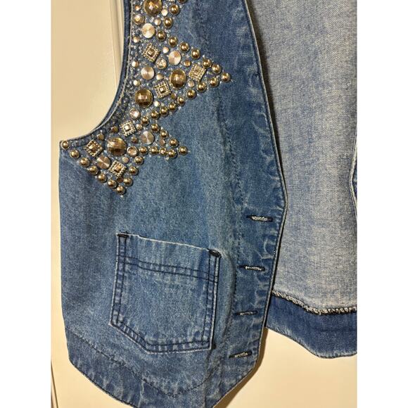 Denim Vest with Silver Accents - VINTAGE- Size Medium - Picture 4 of 7
